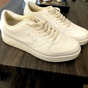 FILA Men's A Low Casual White Sneakers Size 9.5 Used